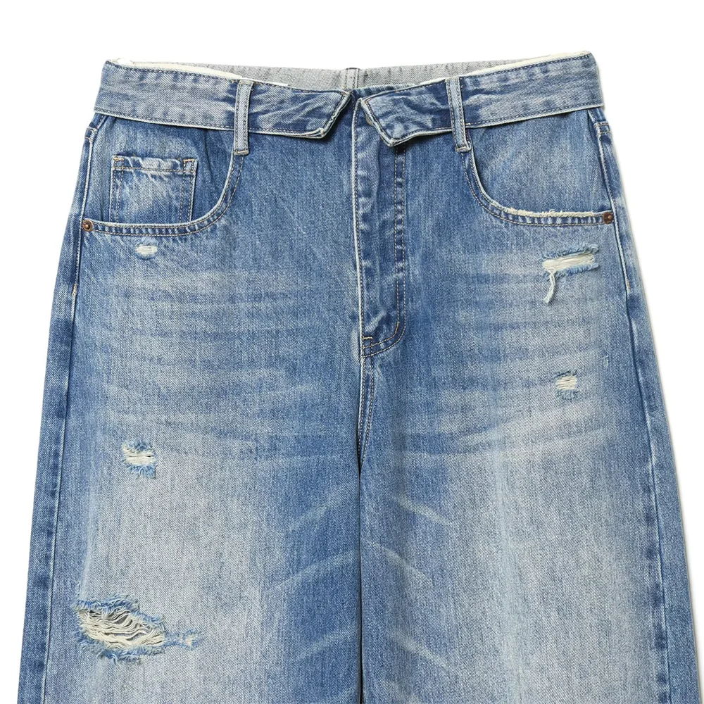 2026 new women's clothing French casual design with perforated details, mid waist folding waist jeans